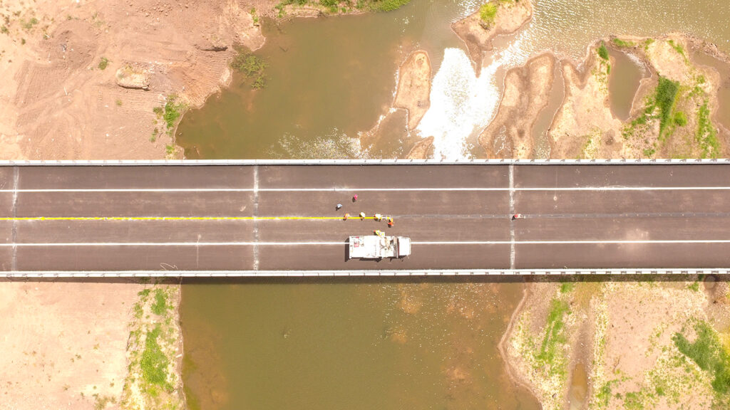 VN finalizó la demarcación vial en nuevo puente que une Goya y Esquina 