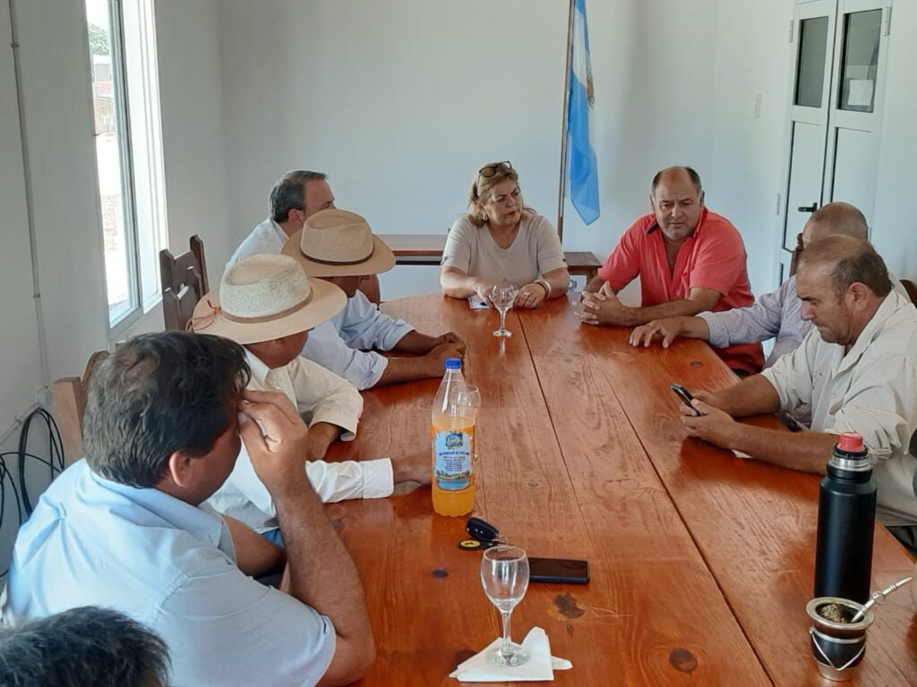 Vecinos y productores rurales de San Isidro reclamaron ayuda al Municipio por la sequía