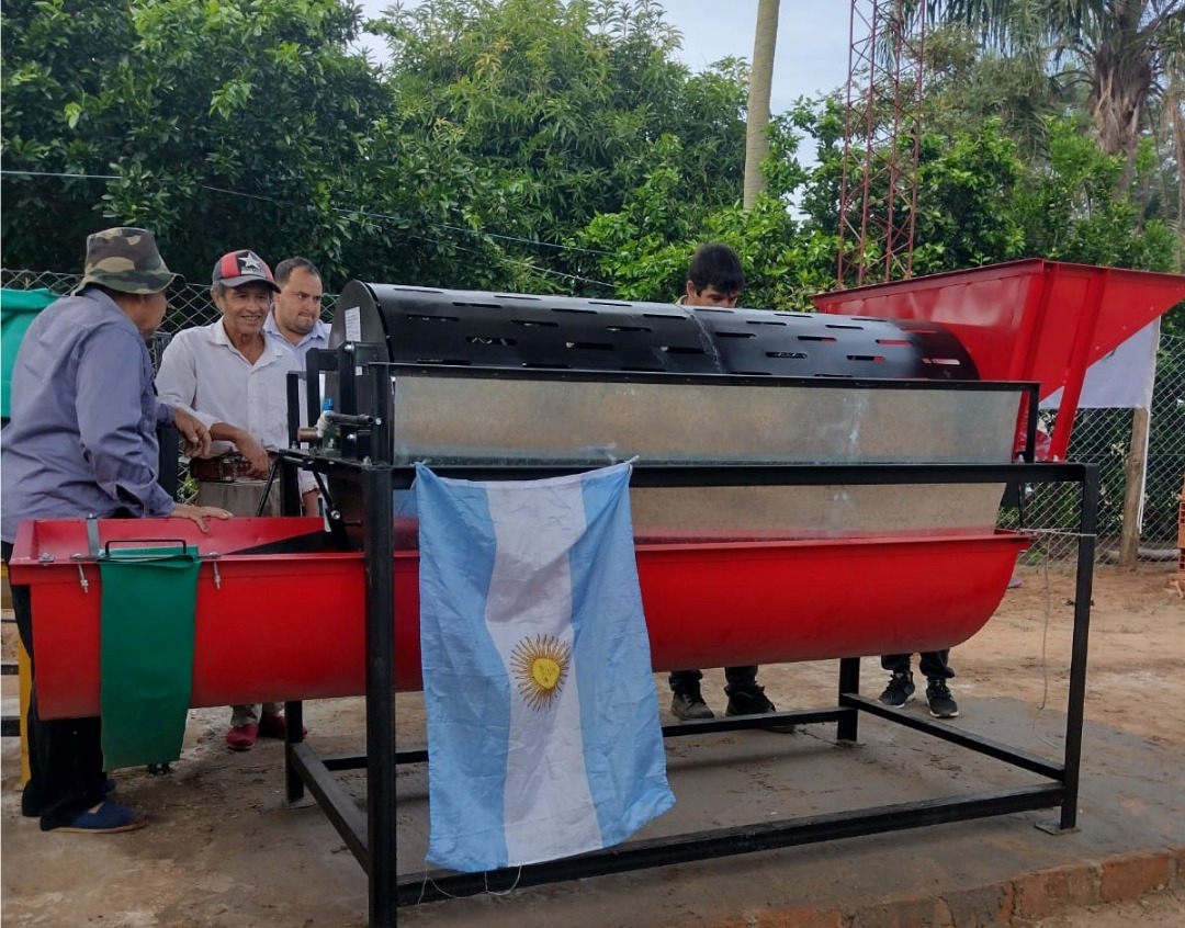 San Miguel: Productores de harina de mandioca de Colonia San Antonio recibieron equipamiento