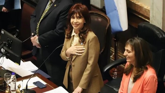 Con Cristina conduciendo la sesión, Senado convirtió en ley la eliminación de Ganancias
