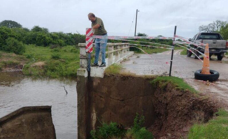 Zona San Isidro: otra ruta provincial cortada por colapso de alcantarilla