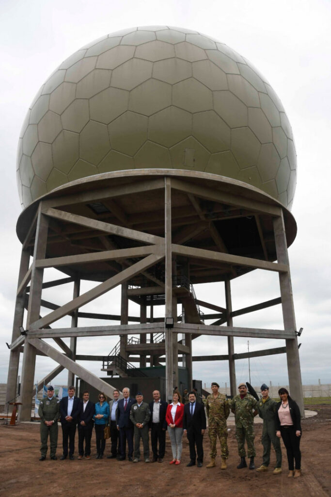 Defensa de Nación inauguró en Mercedes un nuevo radar para control y vigilancia aeroespacial fabricado por INVAP