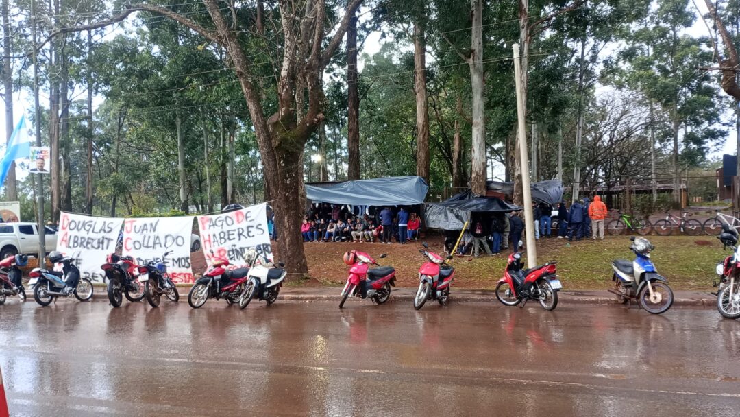 Trabajadores de Tapebicuá enojados por la ausencia del Gobierno Provincial en las negociaciones