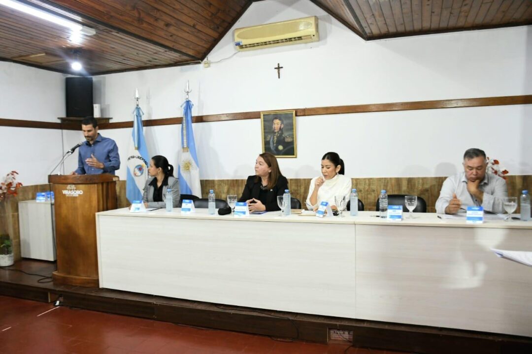 Debate en Virasoro: Solidez y contundencia de Darío González en el debate de candidatos a intendentes