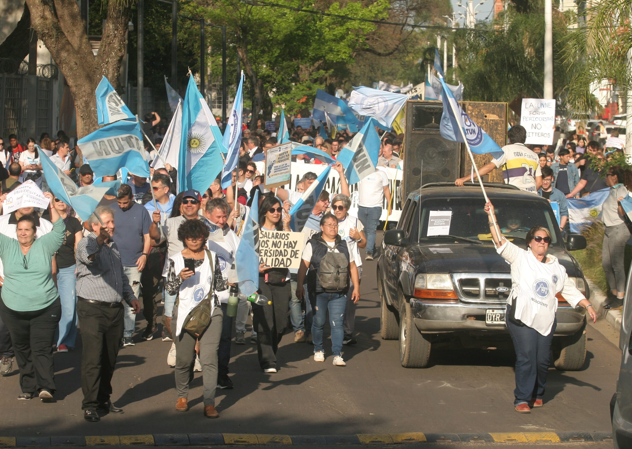 Movilización universitaria en Corrientes y Chaco en defensa de la educación y la salud