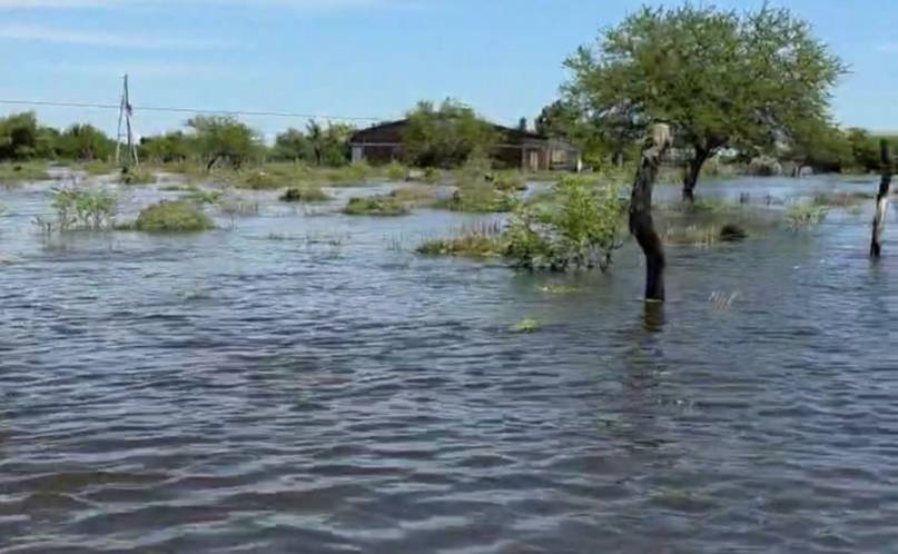 Familias evacuadas y aisladas en San Luis del Palmar por desborde de ríos, arroyos y lagunas