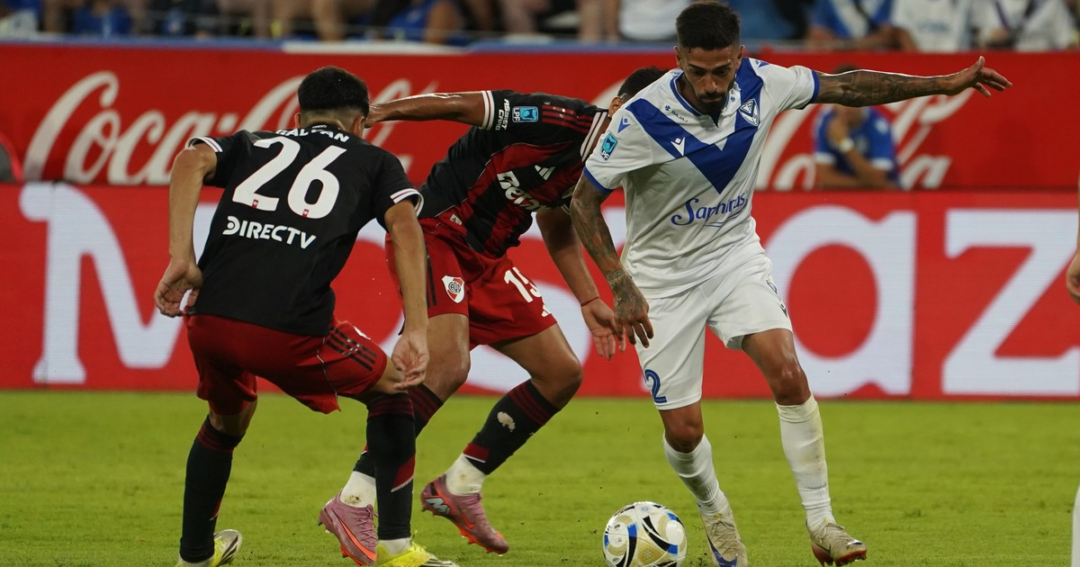 Lanzini brilla en Vélez y reconoce a River como el más grande