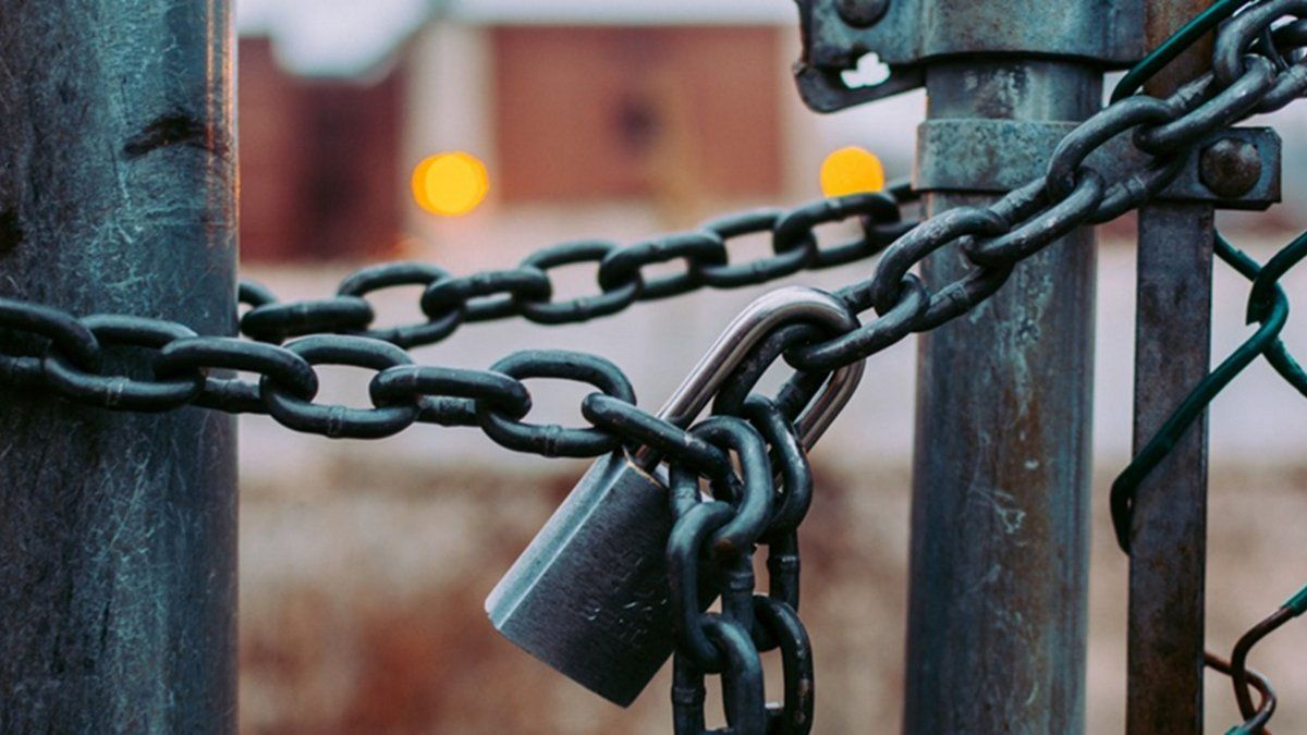 Industria argentina sufre su mayor caída desde 2002 por políticas de ajuste 2025