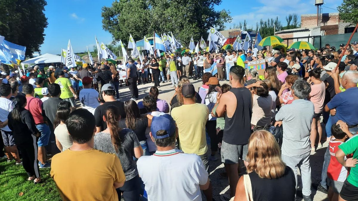 Empleado de Lácteos Verónica llora en vivo tras recorte de 50% en su sueldo