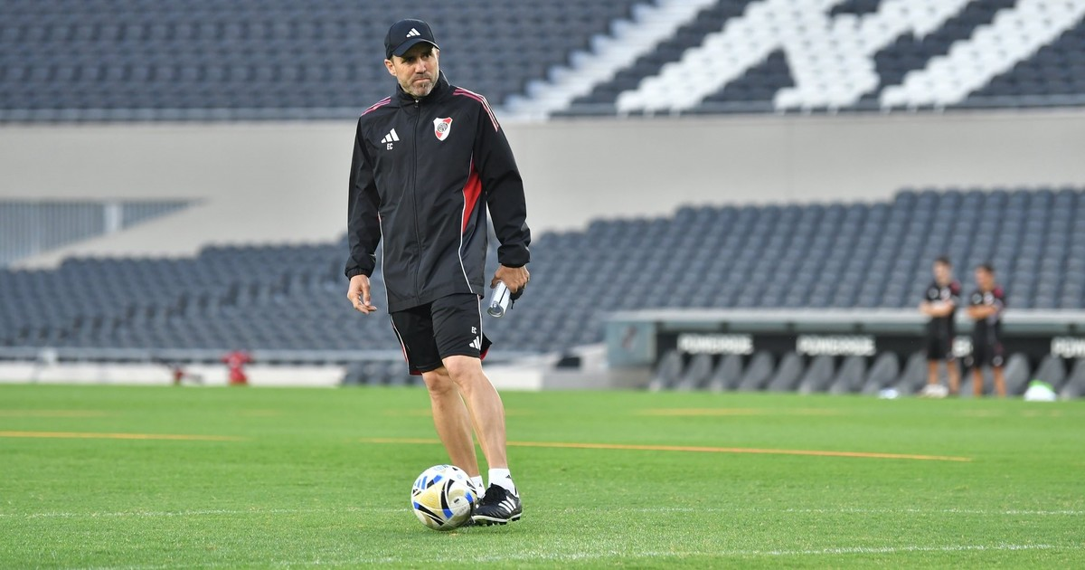 Coudet busca unirse a la elite de técnicos de River con su cuarto triunfo consecutivo
