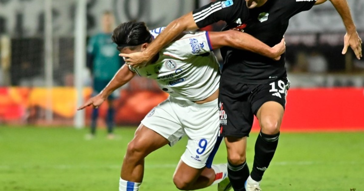 San Lorenzo empata 1-1 con Riestra en debut de Gustavo Álvarez como entrenador