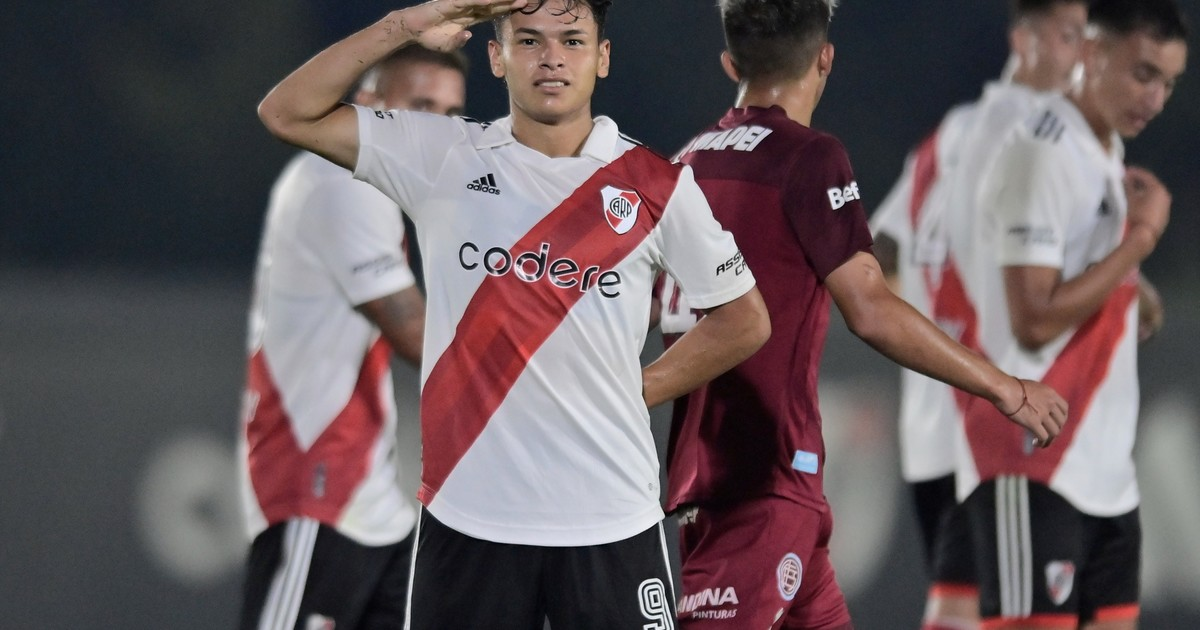 Oswaldo Valencia sorprende en la lista de la Reserva de River Plate tras finalizar préstamo