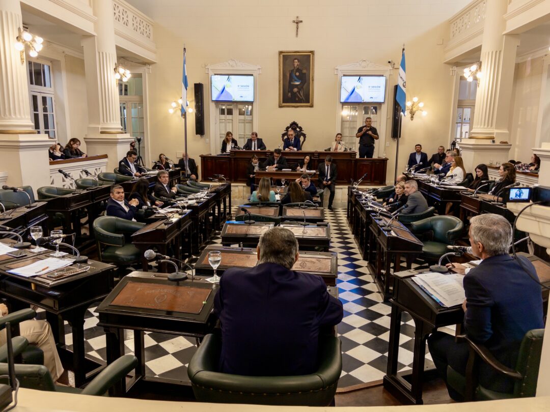 La tensión por los fondos entre el Poder Ejecutivo y el Judicial llegó a la Legislatura correntina