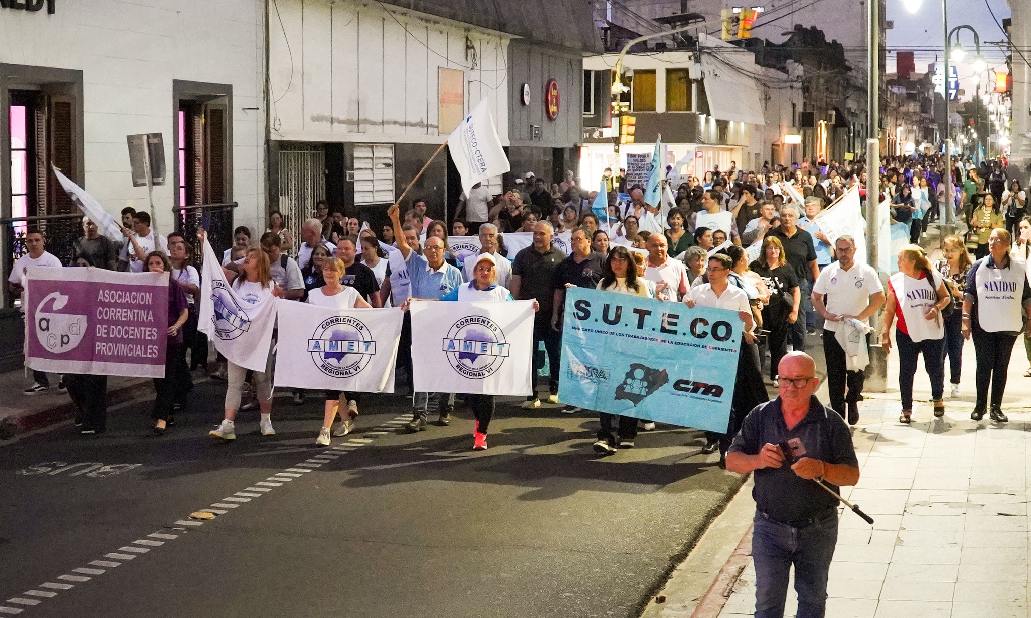 Logro de sindicatos docentes: eliminan artículo que habilitó descuento compulsivo de sueldo