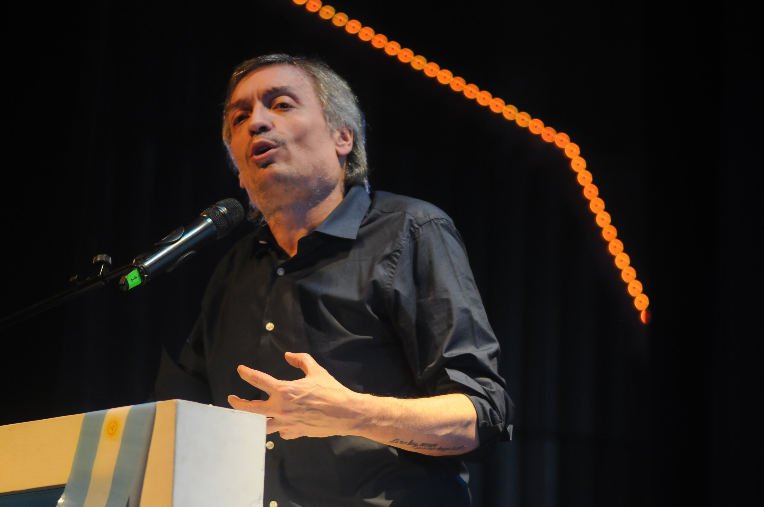 Máximo Kirchner señala que actualmente gobierna la antipolítica en Argentina