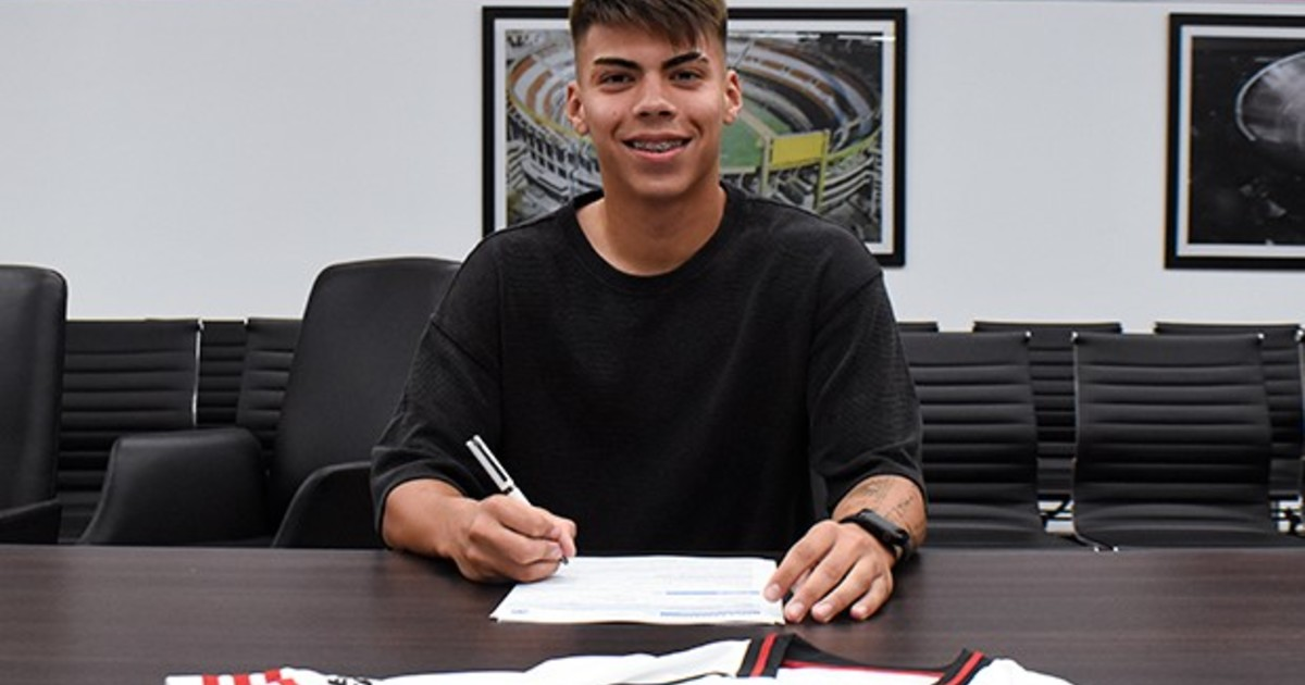 River Plate renueva contrato de Santiago Espíndola, una de sus grandes promesas