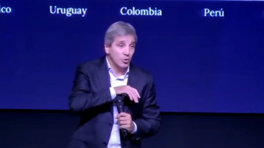 Luis Caputo desata polémica en la Bolsa de Rosario con comentario sobre devaluación