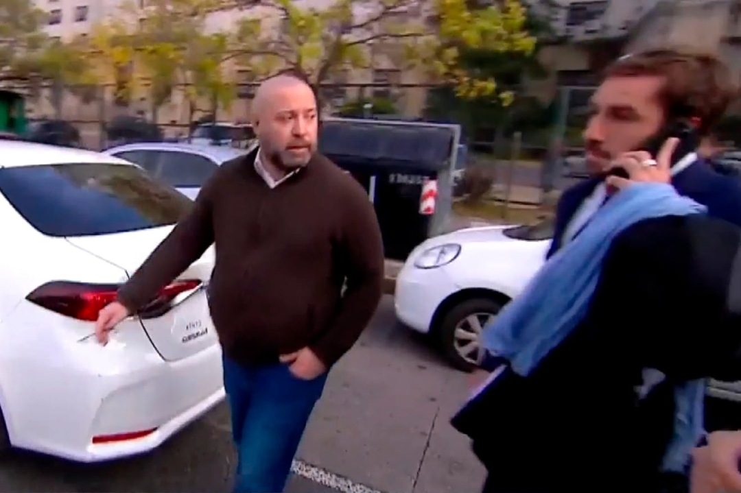 Spagnuolo elude preguntas sobre audios de corrupción en compra de medicamentos discapacitados