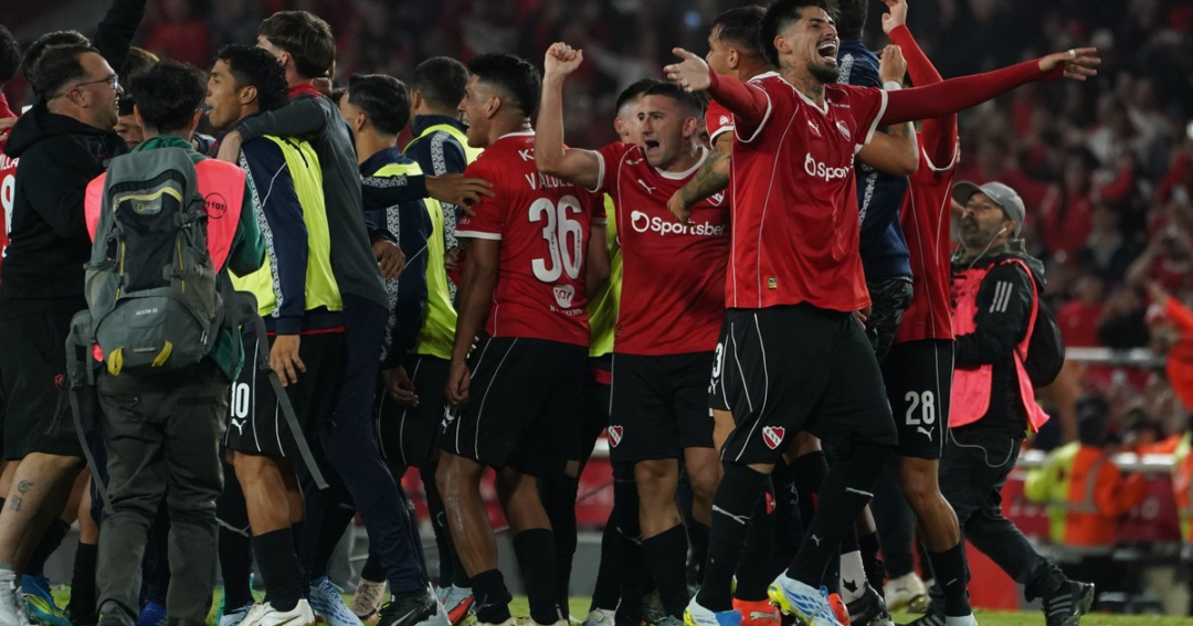 Independiente celebra triunfo ante Racing como un título en el clásico de Avellaneda