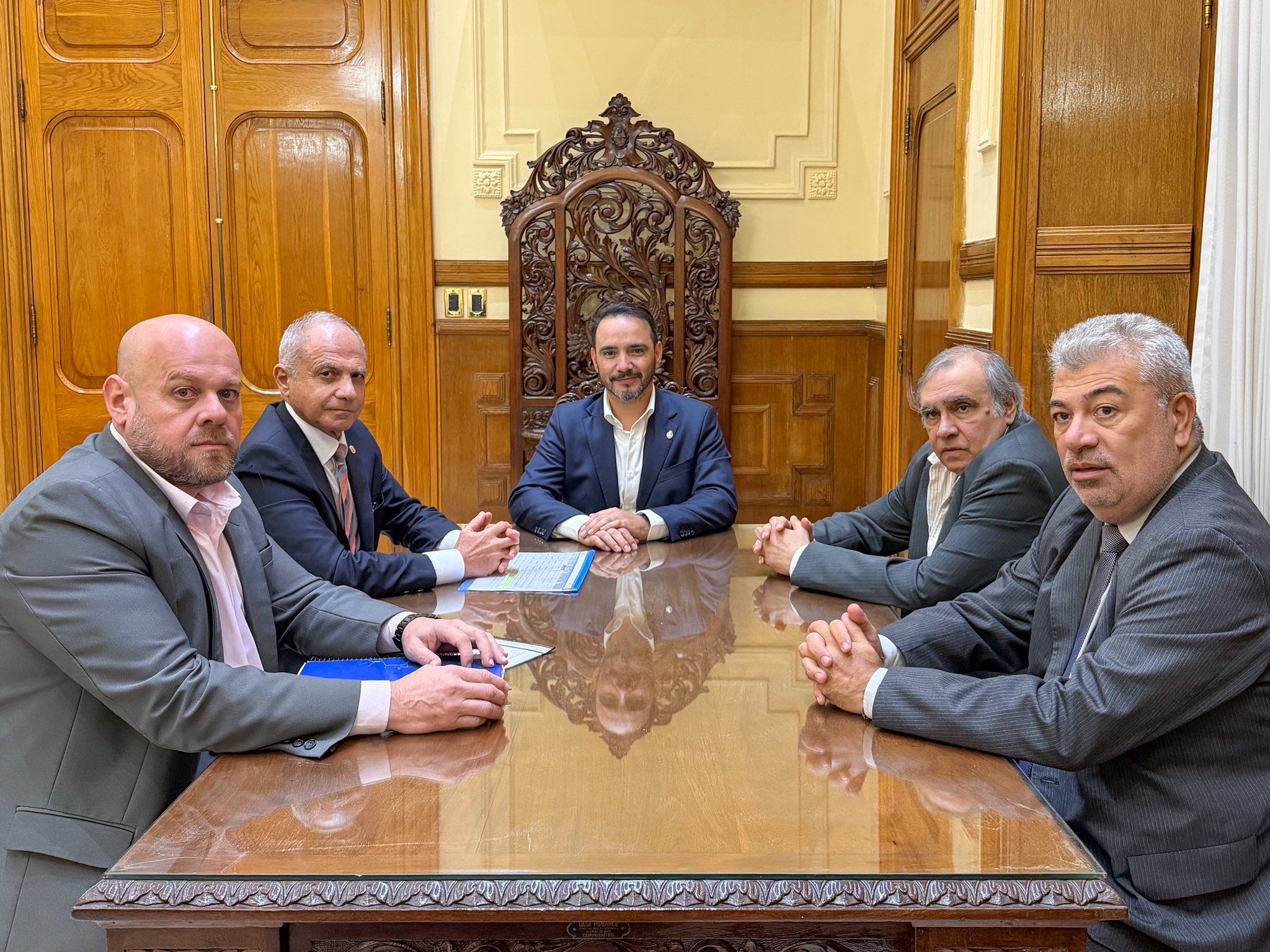 Reunión de las “cabezas” del Ejecutivo y el Judicial, no se comunicó sobre el aumento a judiciales