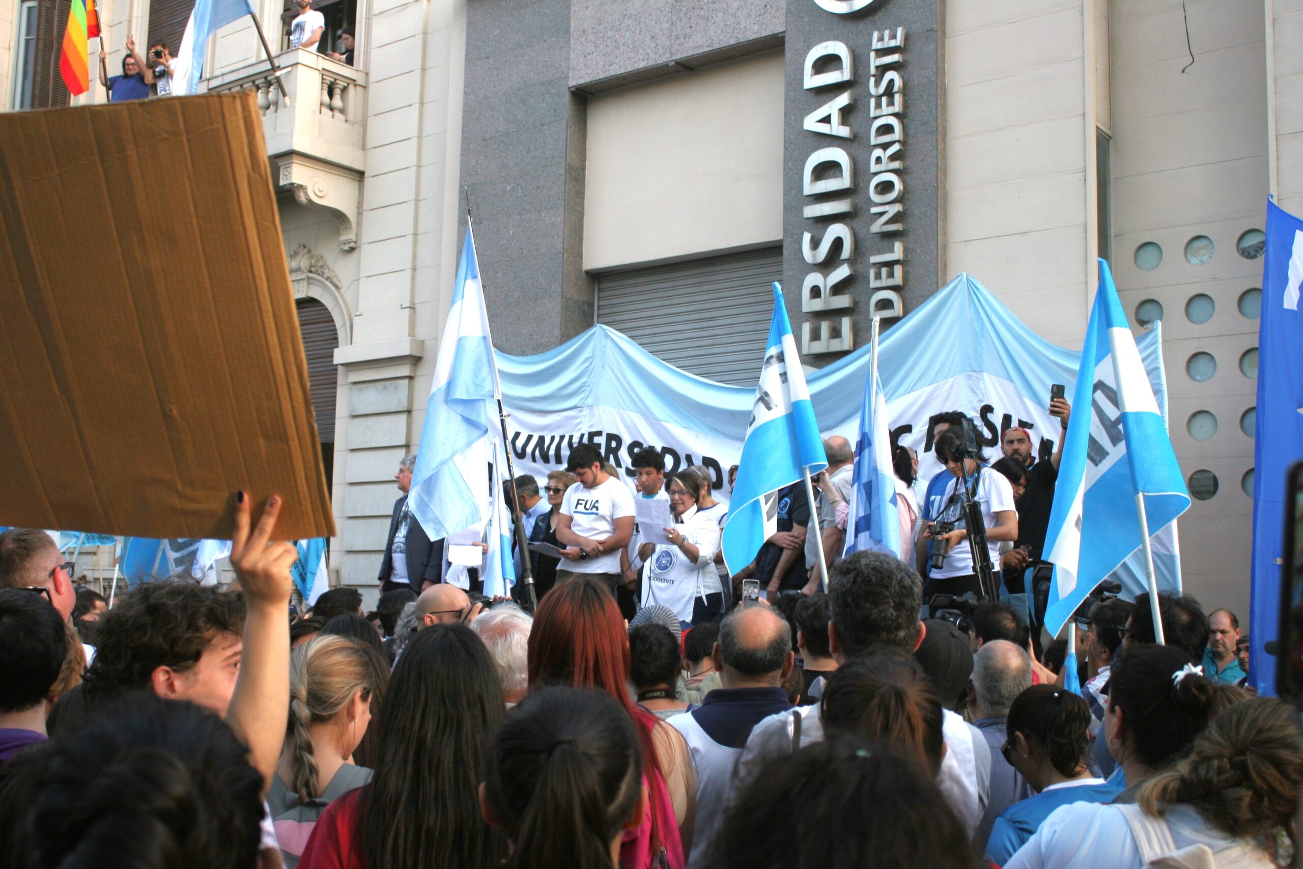 La comunidad universitaria de la UNNE vuelve a marchar