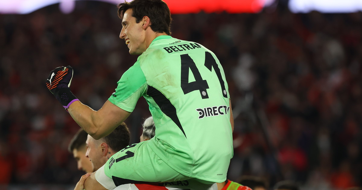 Beltrán brilla en penales y salva a River: avanza a cuartos del Apertura