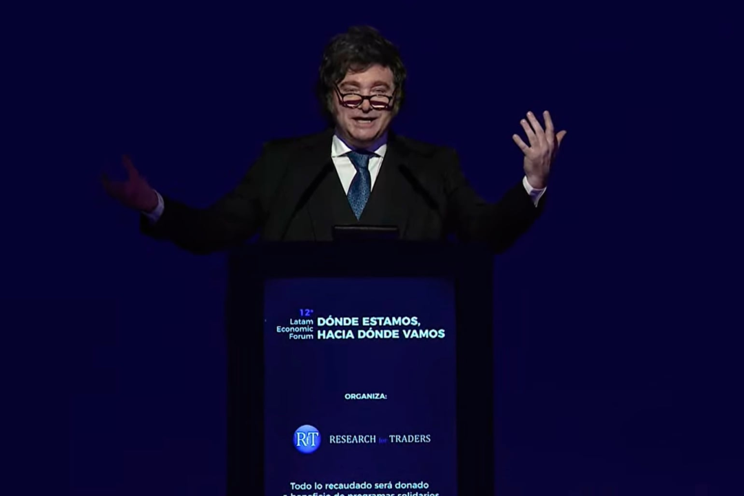 Javier Milei defiende ajustes fiscales y denuncia intento de golpe de Estado en Argentina
