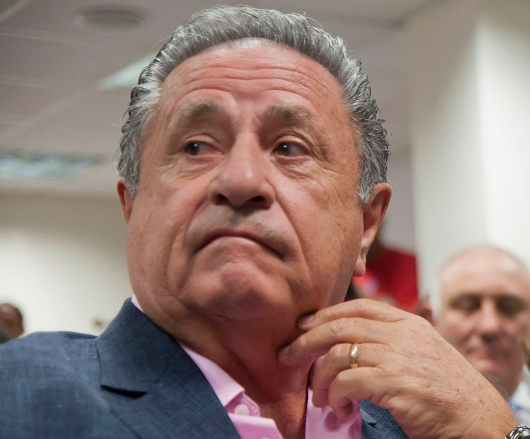 Eduardo Duhalde escrachado por el crimen de Darío Santillán y Maximiliano Kosteki
