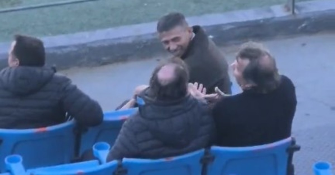 Zielinski visita la Reserva de Belgrano tras conquistar el título como DT