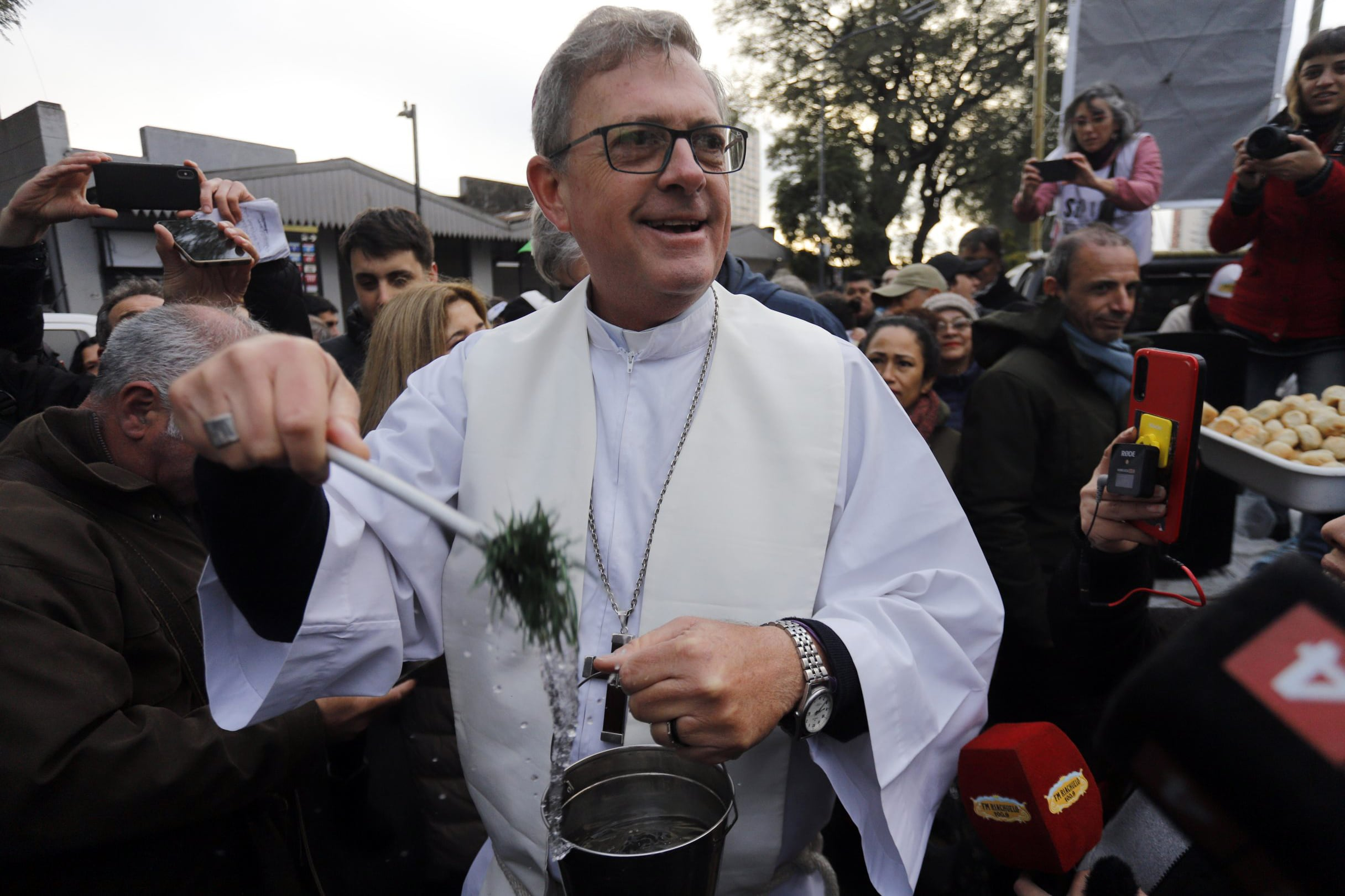 Arzobispo García Cuerva alerta sobre violencia en barrios y situación de clase media