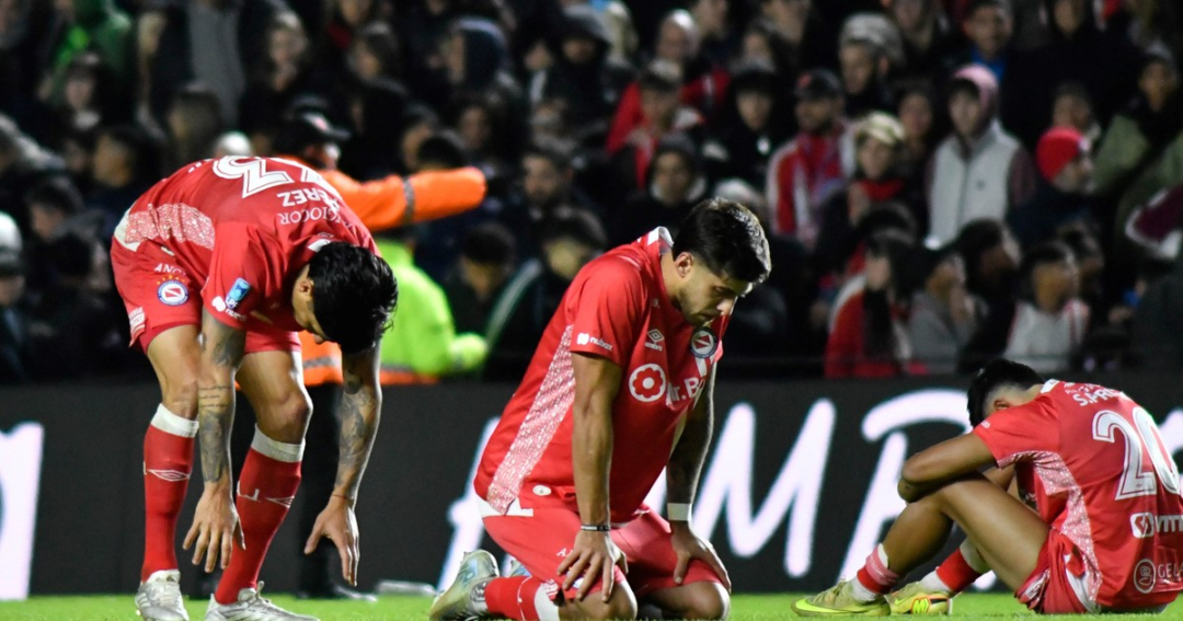 Argentinos Juniors cae ante Belgrano en penales tras empate dramático