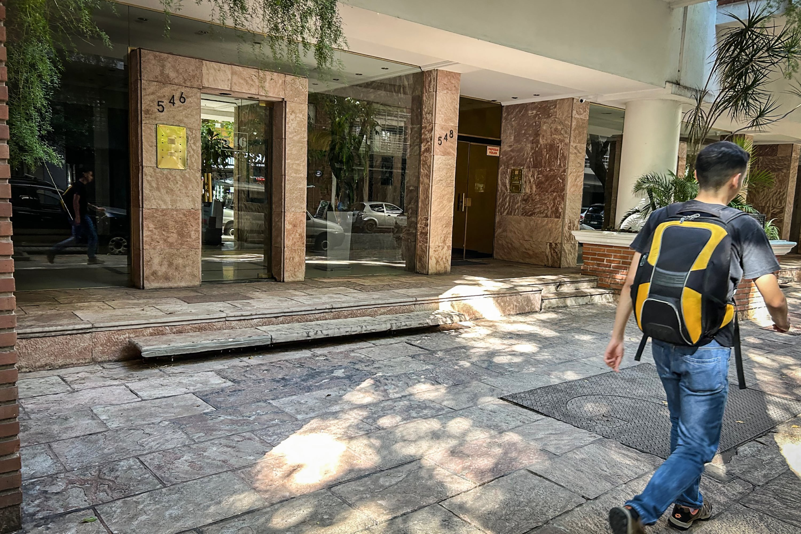 Adorni gasta 14 millones en efectivo para amoblar su casa en Caballito
