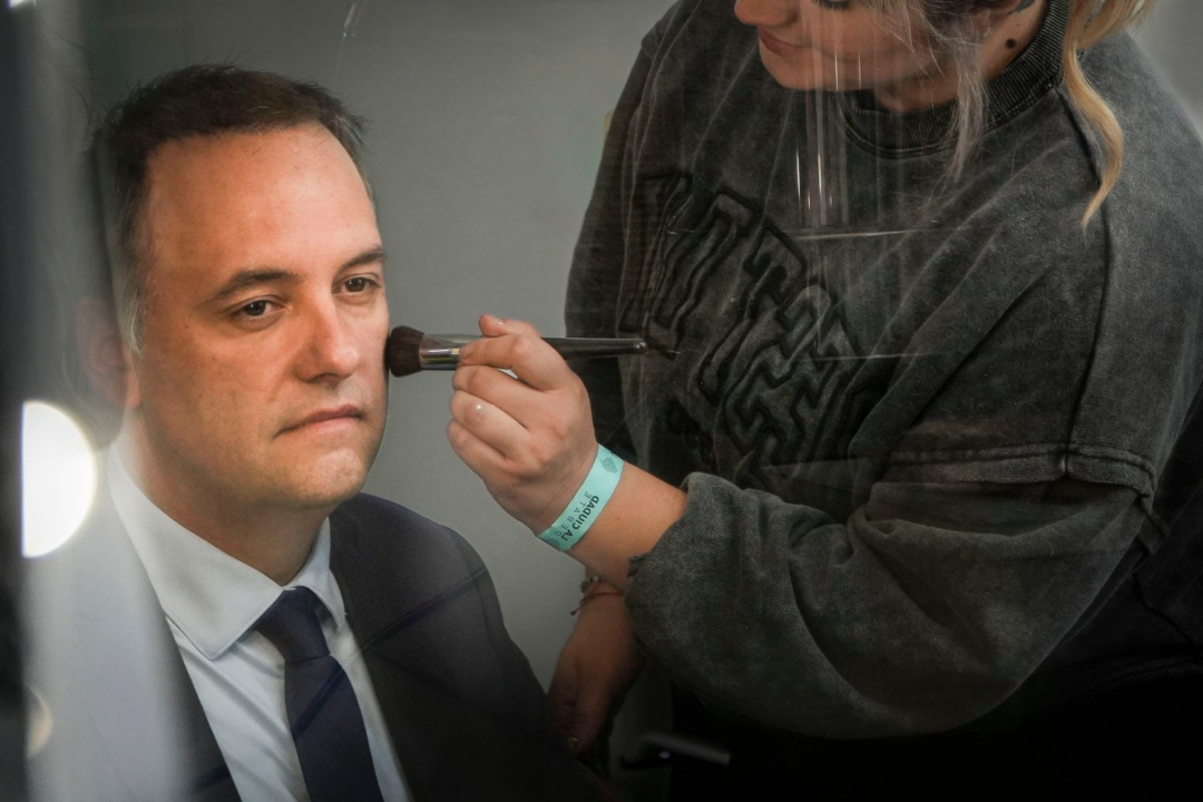 Escándalo del jefe de Gabinete opaca el Mundial y protestas populares en el gobierno