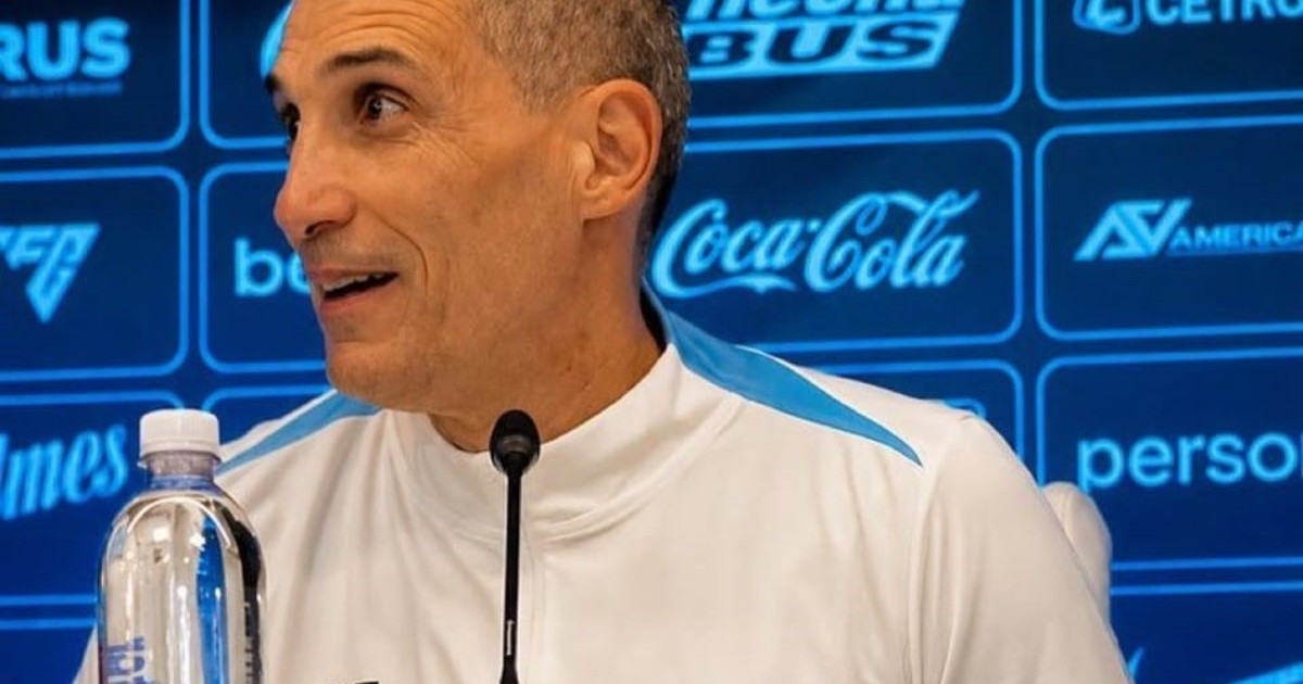 Vojvoda nuevo técnico de Racing: desafíos y metas para recuperar la grandeza del club