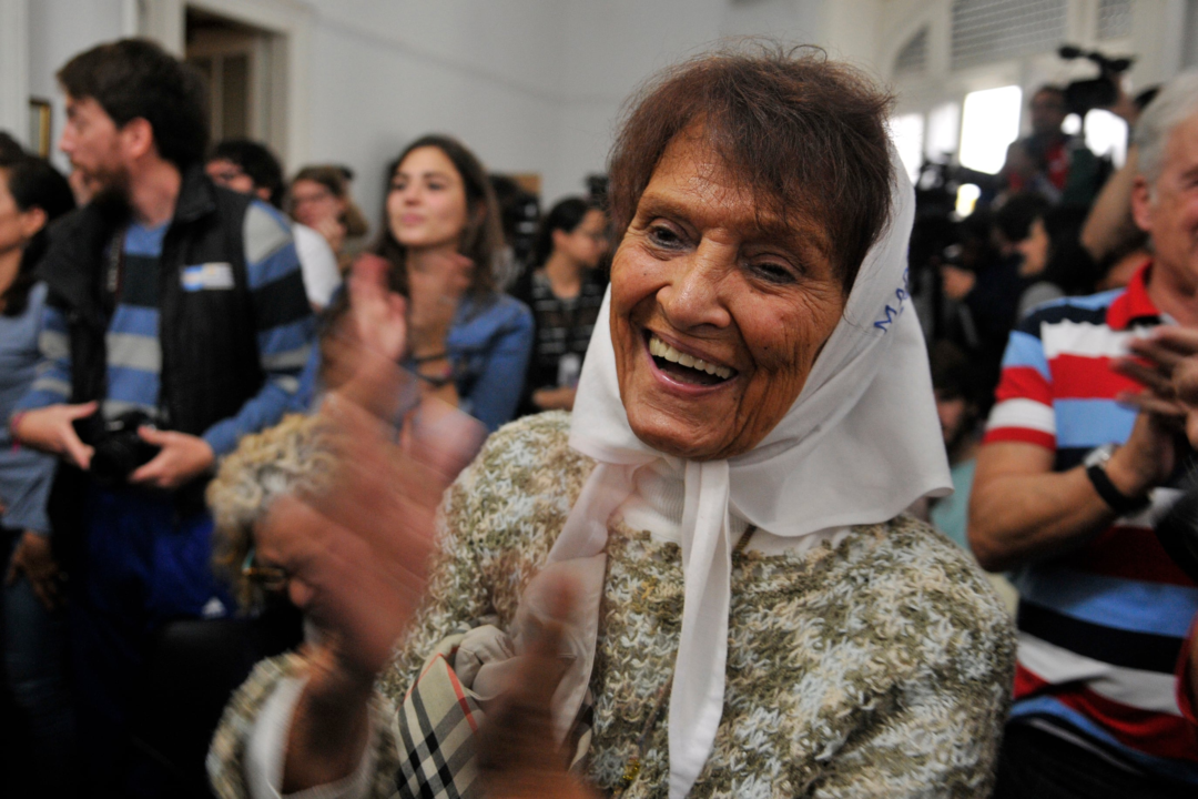 Despidieron a Taty Almeida, ícono del movimiento de derechos humanos en Argentina