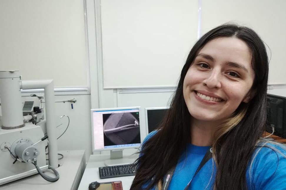 Despidos en organismo científico: la experta en microscopio electrónico Paula Alderete denuncia injusticias