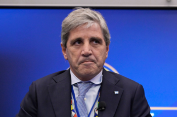 Luis Caputo anuncia inversión de 709 millones en litio en Catamarca