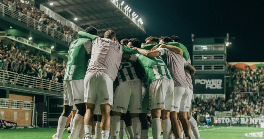 Banfield y Huracán en crisis: debut del Clausura lleno de dificultades