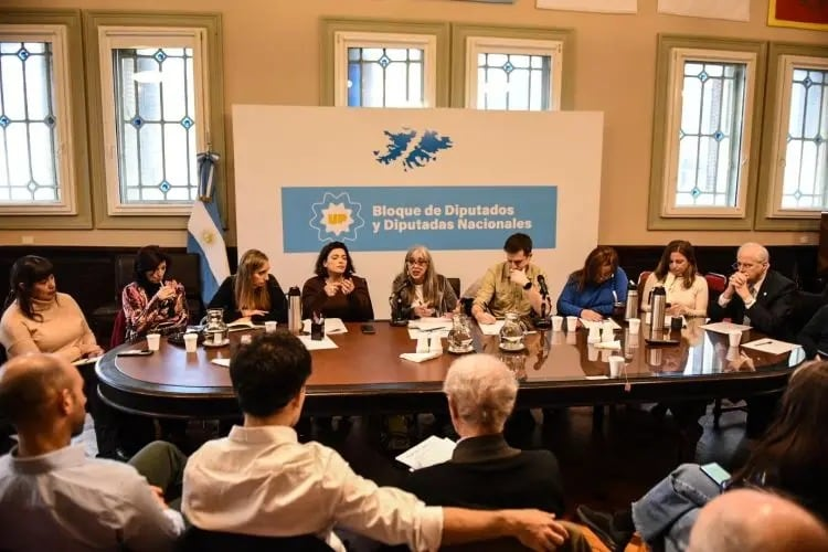 Científicos del CONICET protestan por la defensa de la ciencia pública en Buenos Aires