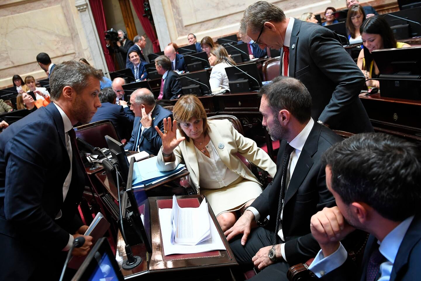 Crisis en Argentina: Degradación y corrupción del Gobierno y Congreso en 2026
