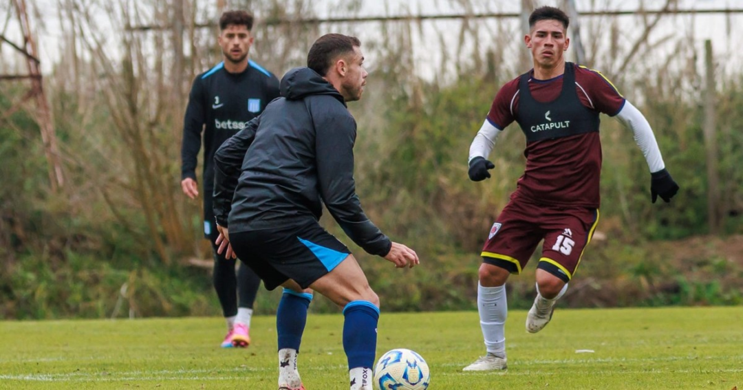 Racing ganó 5-3 a Sportivo Barracas en su primer amistoso de pretemoprada