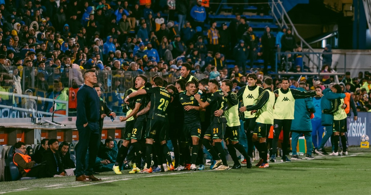 Aldosivi sorprende con golazo de Sosa desde mitad de cancha ante Central