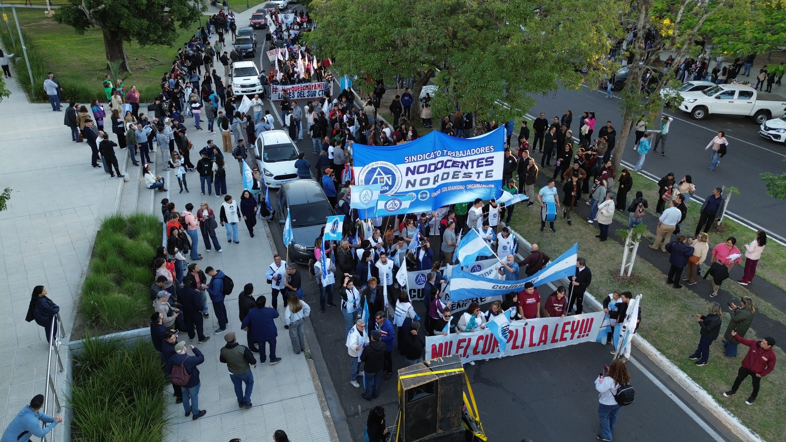 Nodocentes y docentes hacen paro de 24hs en la UNNE