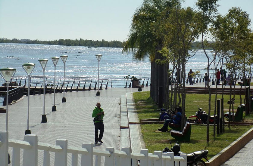 Santa Fé y Corrientes quieren una balsa para unir Bella Vista Con Villa Ocampo
